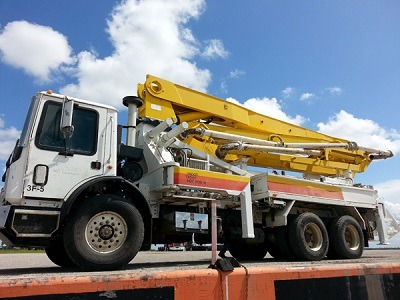 concrete-pump-boom-truck